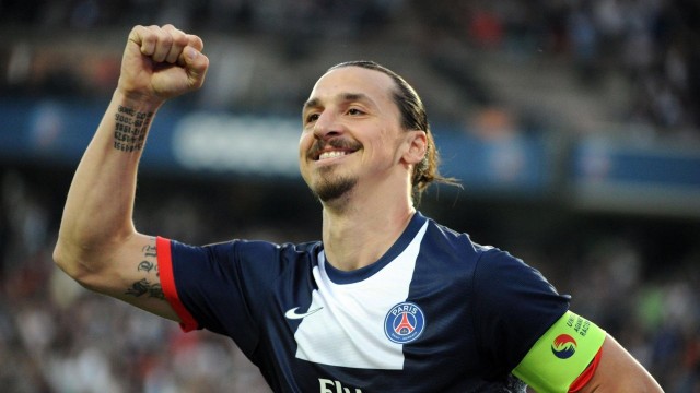 意甲赛场上一场比赛因球迷冲突暂停，意甲赛场上一场比赛因球迷冲突暂停了