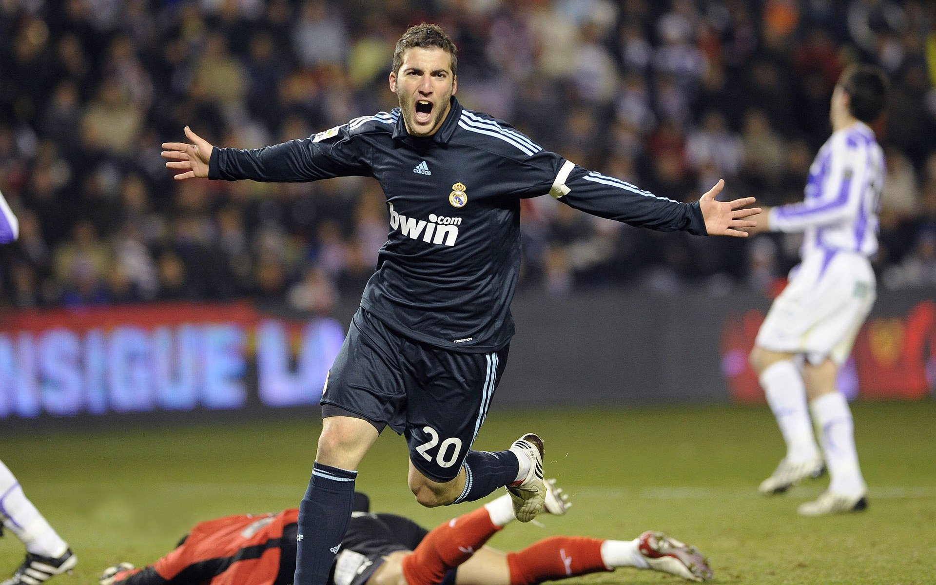 转会:皇马正式签下一名年轻欧洲潜力新星,未来可期,皇马球员转会